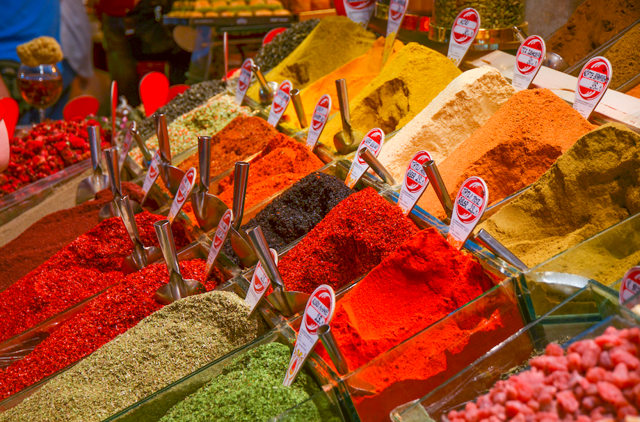 Buy Traditional Spices From Spice Bazaar in Istanbul