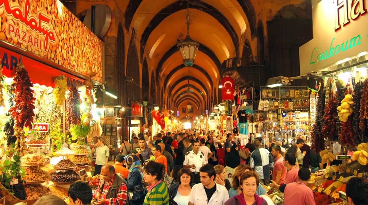 Grand Bazaar & Spice Bazaar in Istanbul